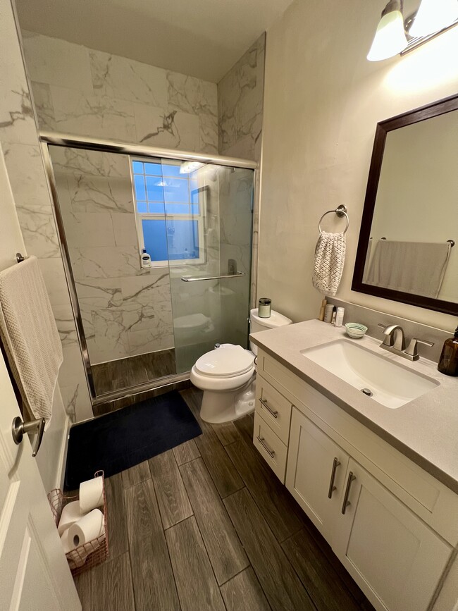 Foto del edificio - 4155 Webster St