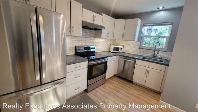 Foto del edificio - 2 br, 1.5 bath House - 7021 Traditional Dr...
