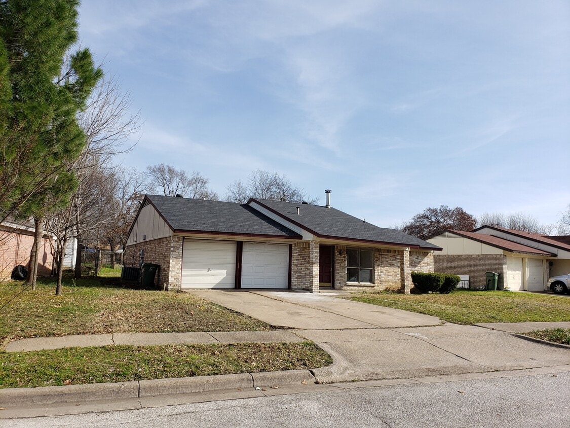 408 Stonehenge Dr, Arlington, TX 76014 House Rental in Arlington, TX