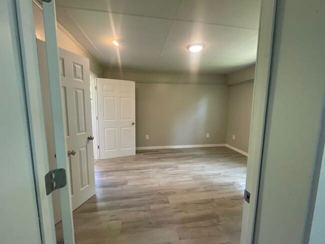 Building Photo - Renovated 4 Bedroom 2 Bath Home for Rent!