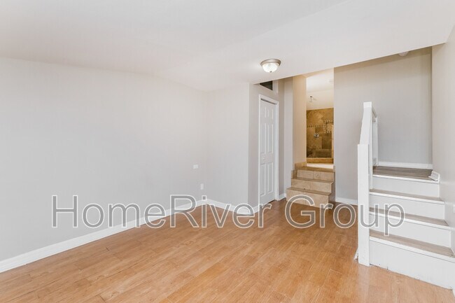 Foto del edificio - 2107 W Ferris Ave