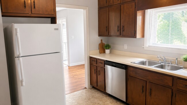 Foto del edificio - 1749 Rocky Ridge Dr NW