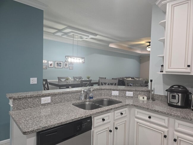 Building Photo - 822 Sail Ln