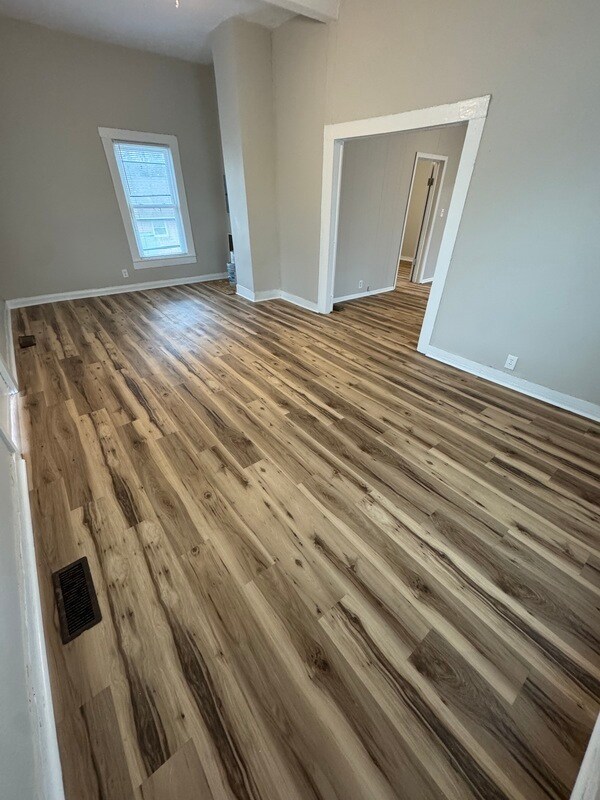 Foto del edificio - 2404 Trenton St