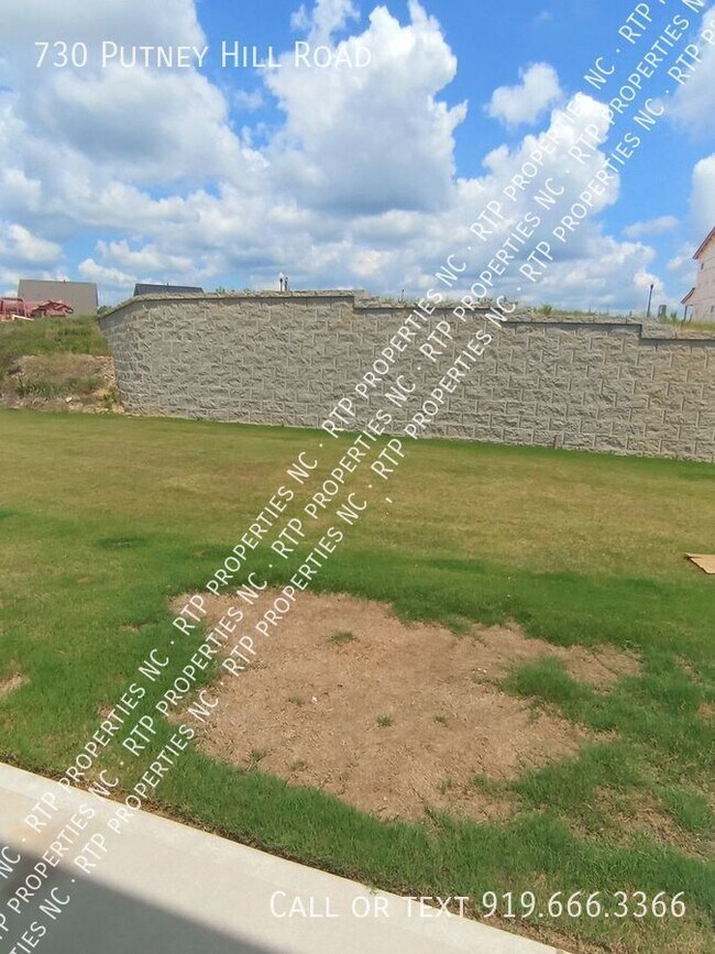 Building Photo - 730 Putney Hill Dr