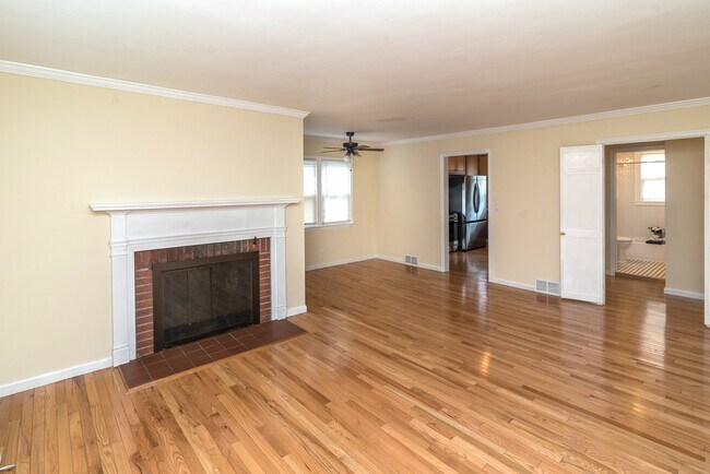 Beautiful Hardwood Floors - 243 Lockwood Rd