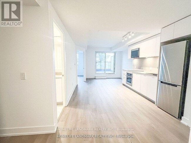 Building Photo - 8 Cedarland Dr