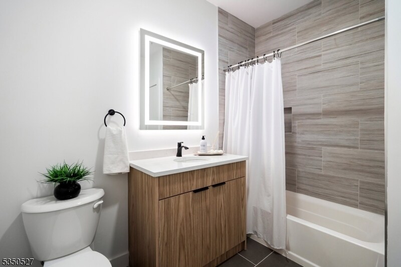 Foto principal - 310 W Jersey St