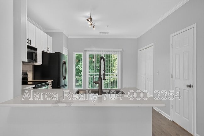 Building Photo - 3809 Picasso Court