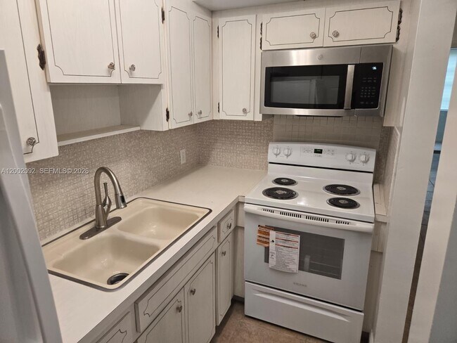 Foto del edificio - 1515 NE 125th Terrace