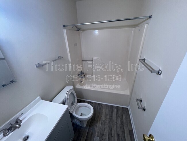 Foto del edificio - 2257 Sherwood Ave