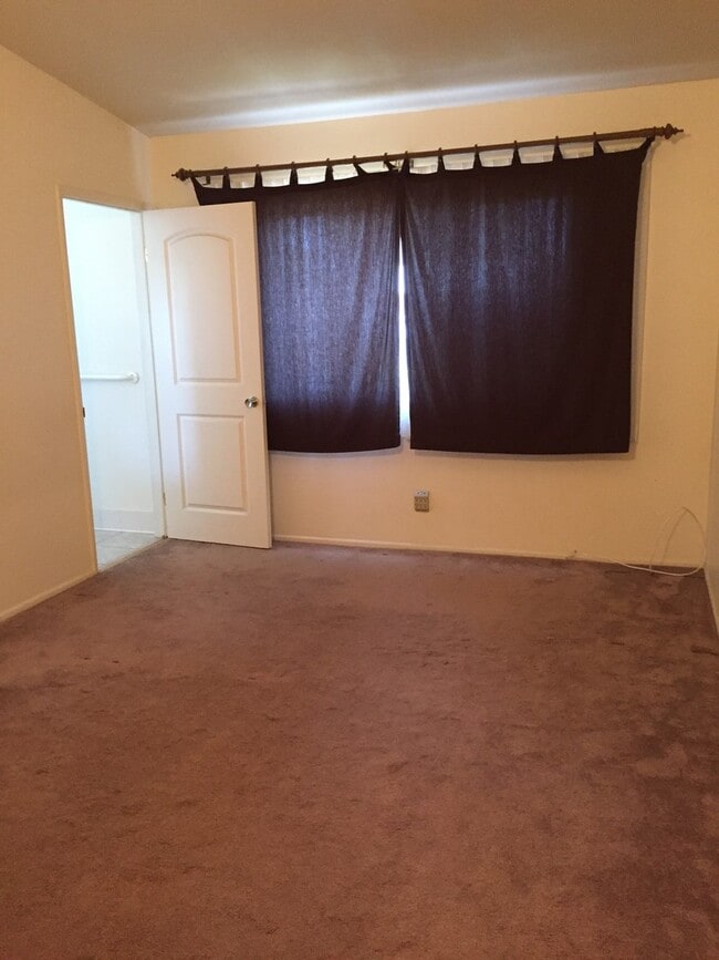 Foto del edificio - 925 Camino Lindo