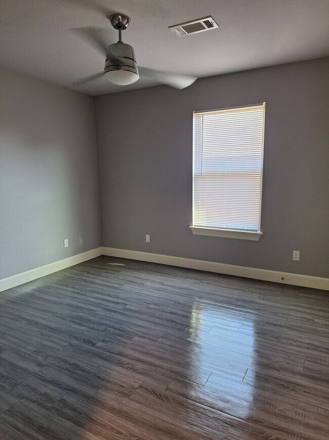 Foto del edificio - 3 bedroom Duplex