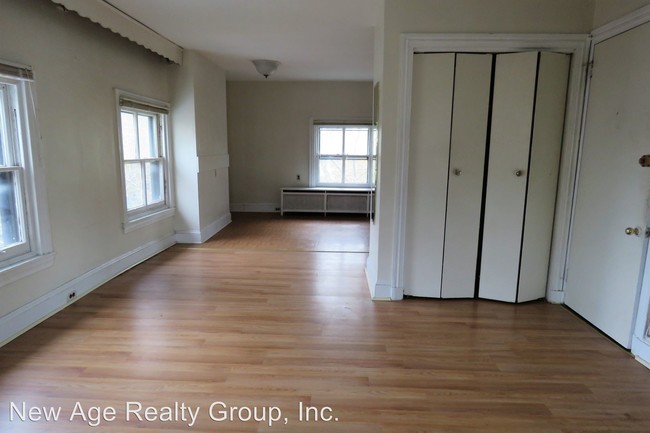 Building Photo - 3301 Baring St