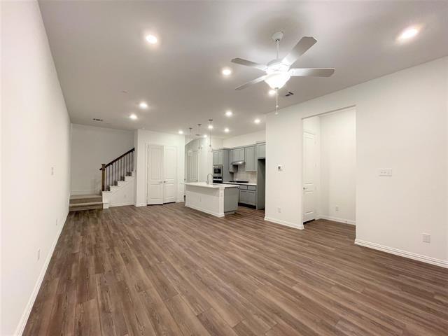 Foto del edificio - 9938 Bates St