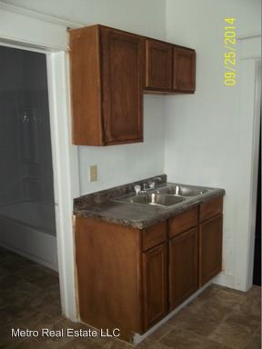 Building Photo - 2925 Central Dr