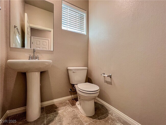 Foto del edificio - 388 Canyon Mist Ct