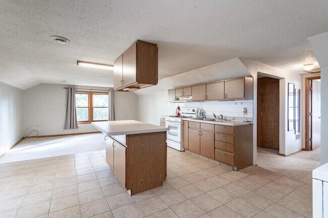 Cocina/Sala de estar - 116 N 7th Ave