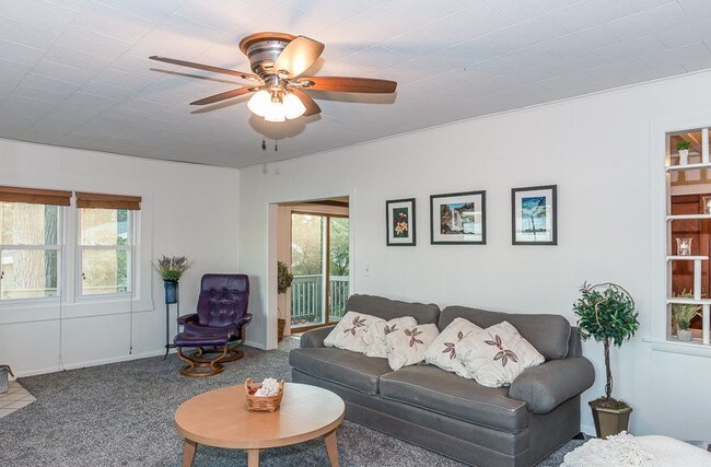 Building Photo - 2014 Barber Dr