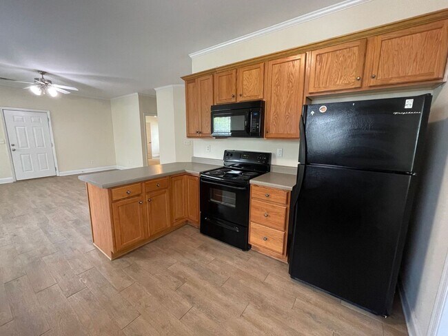 Building Photo - PRE-LEASING FOR AUGUST 2026!