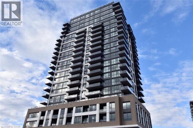 Building Photo - 2007 James St