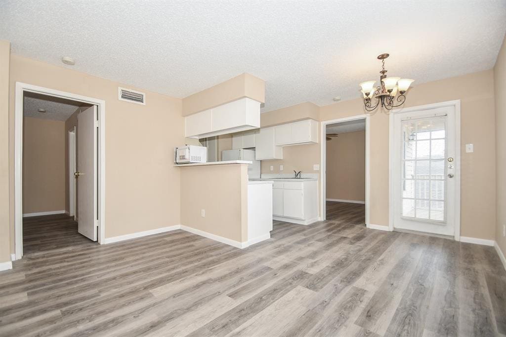 Foto principal - 2750 Holly Hall St