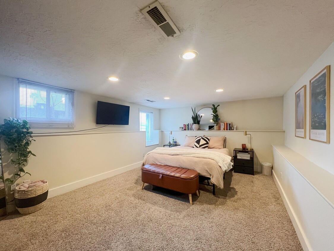 Primary Photo - Charming & Cozy 2-Bed, 1-Bath Basement Apa...