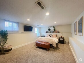 Building Photo - 444 E 300 S