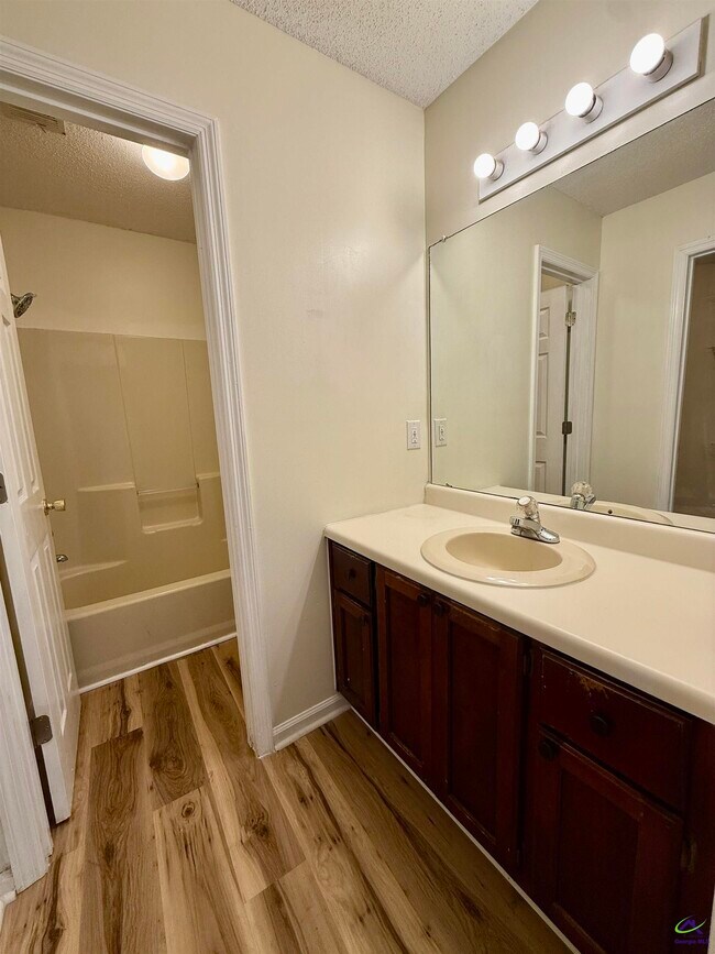 Foto del edificio - 126 Kensington Cir