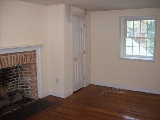Building Photo - 804 Oella Ave