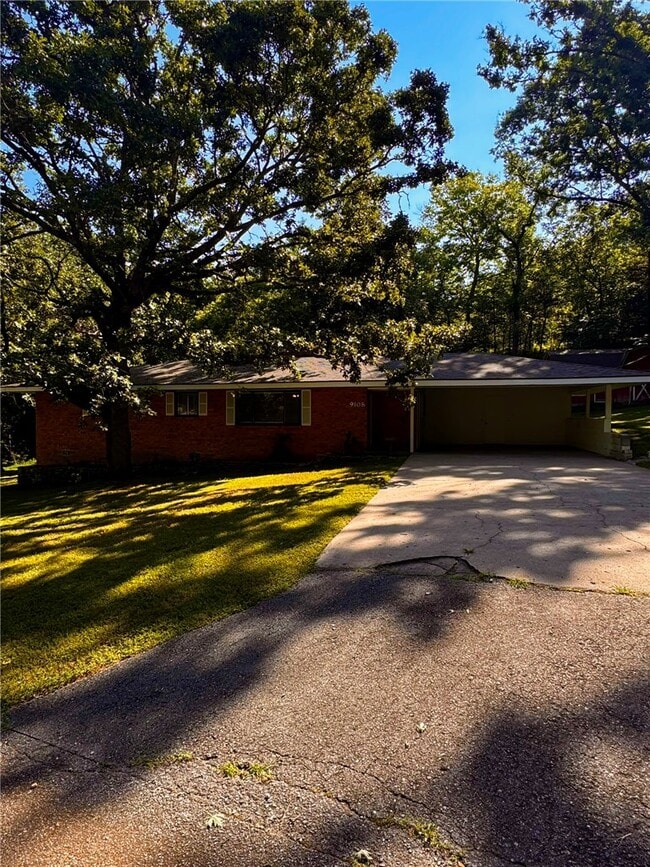 Building Photo - 9108 Bluff Dr