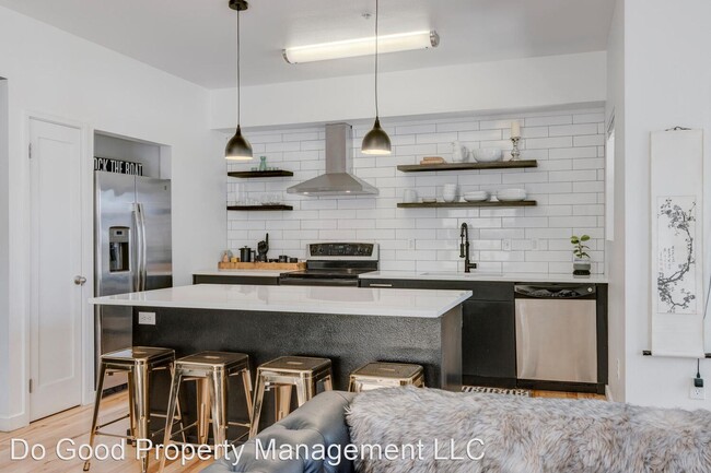 Building Photo - 3 br, 2 bath House - 1463 W Grand Ave Apt 101
