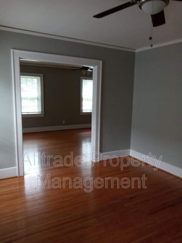 Building Photo - 2421 Glenmary Ave
