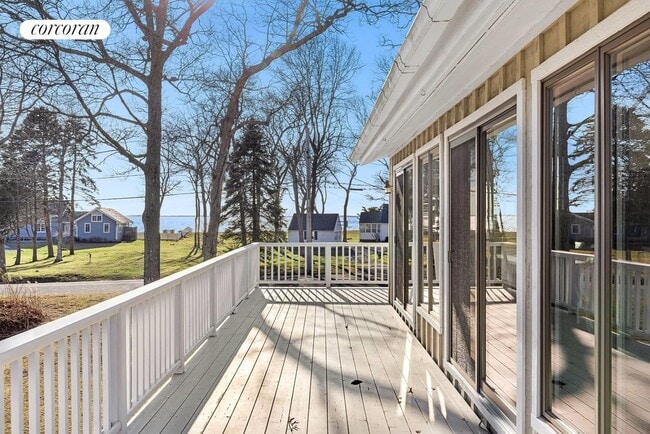 Building Photo - 21 Peconic Ave