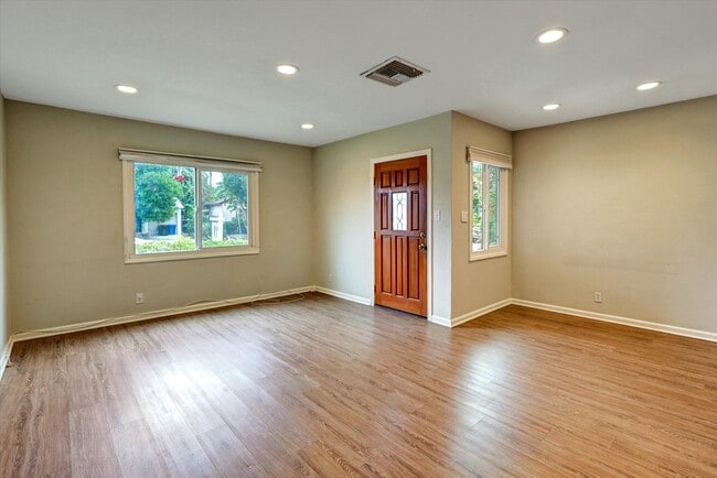 Foto del edificio - 5863 Alonzo Ave