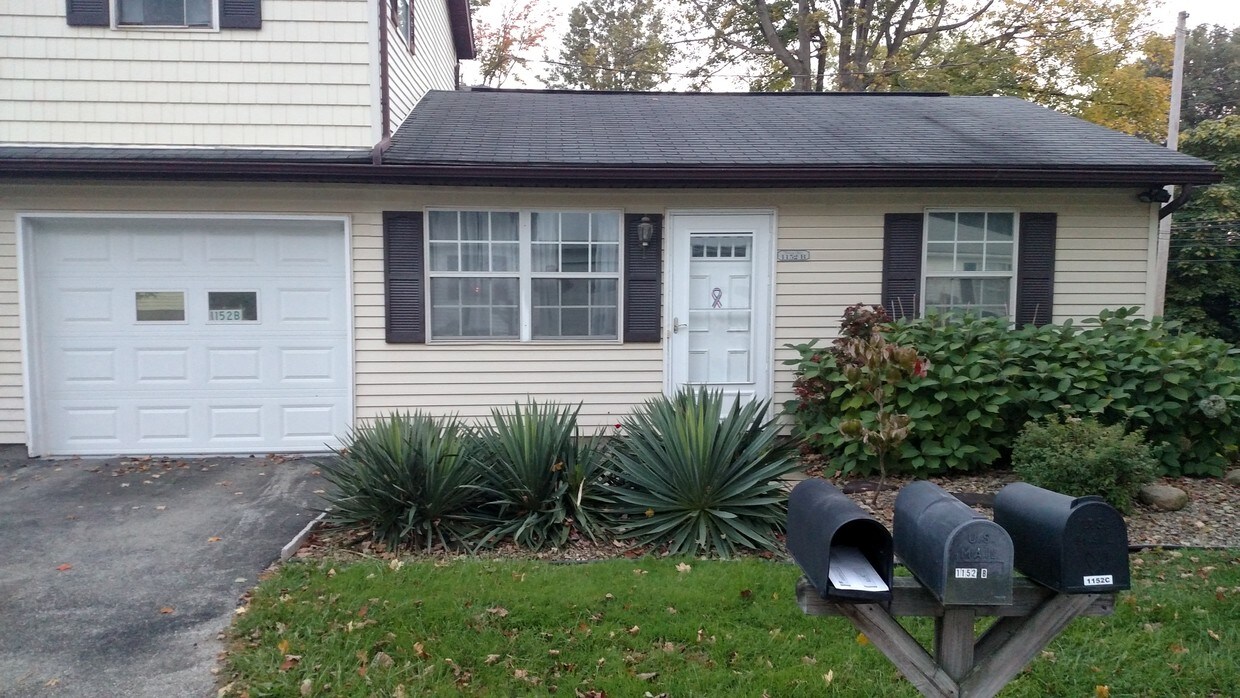 Primary Photo - 1152 S Lincoln Ave