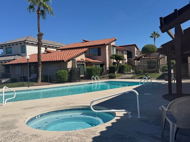 Foto del edificio - *2BR 2BA Furnished Condominium Riverfront with Dock, Private Beach