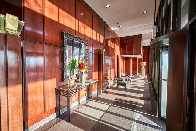 Foto del edificio - 1240 N Lake Shore Dr.