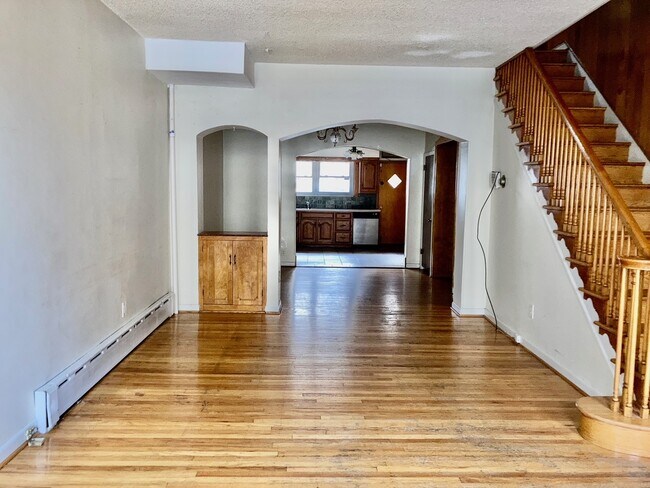 Building Photo - 1120 Jackson St