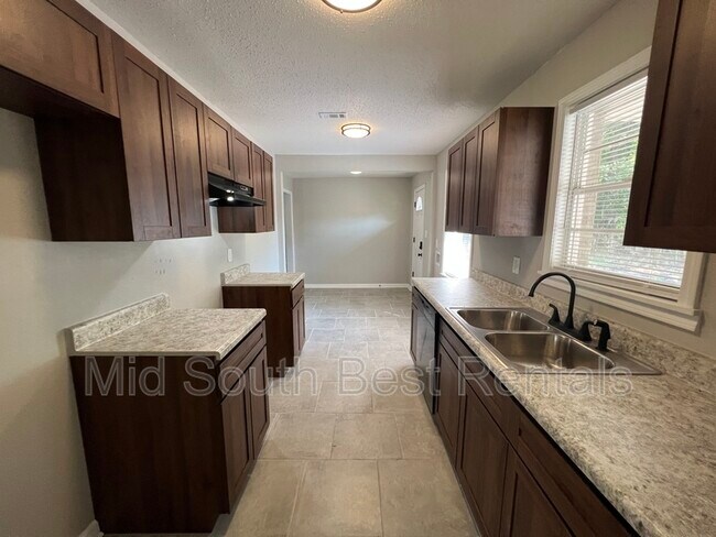 Foto del edificio - 3652 Brookmeade St