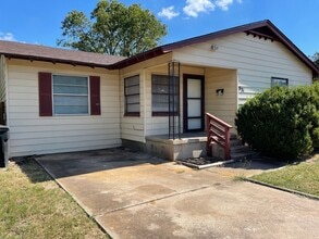 Building Photo - 921 Fannin Loop