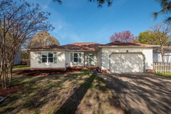 Foto del edificio - Beautiful Ranch in Pine Meadows | Water View