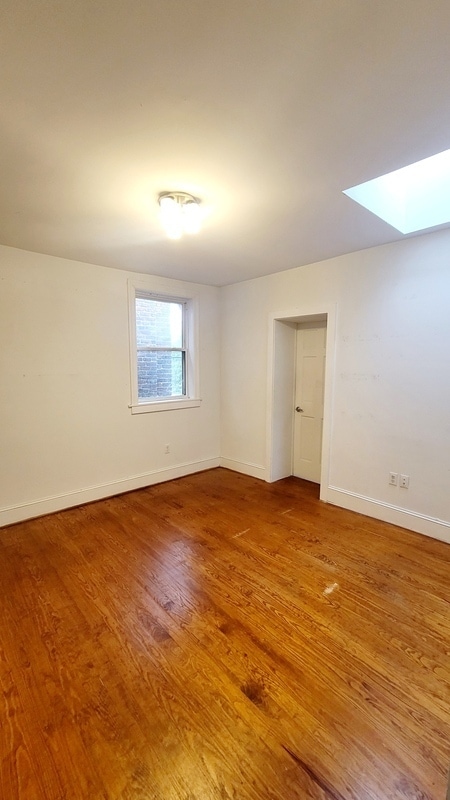 Building Photo - 1425 W Leigh St