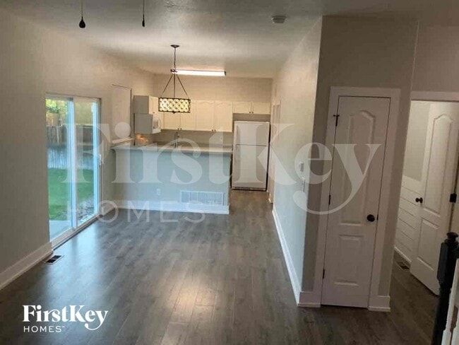 Building Photo - 6871 Kasson Dr