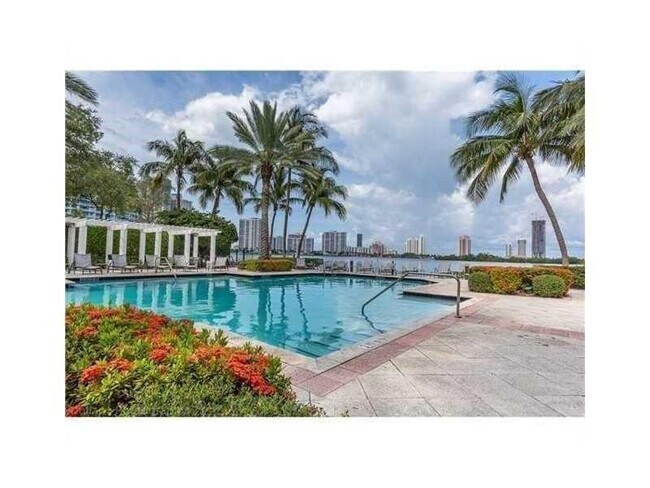 Foto del edificio - 3255 NE 184th St