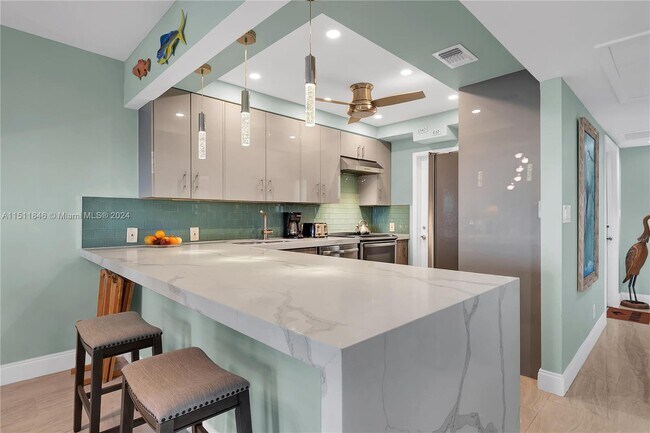 Foto del edificio - 2751 N Palm Aire Dr