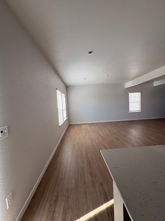 Foto del edificio - 9443 Danube St