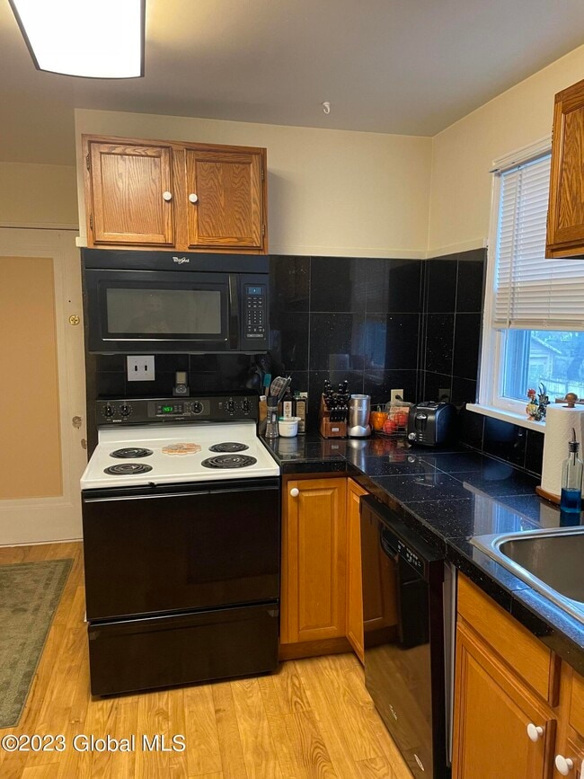 22 Norwood Ave, Albany, NY 12208 Townhome Rentals in Albany NY