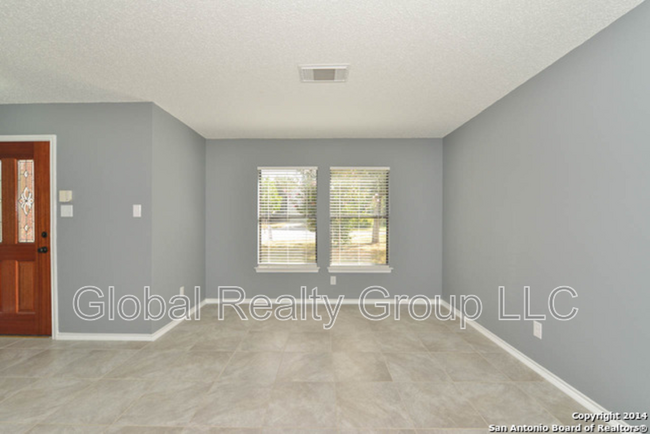 Foto del edificio - 2929 Cottonwood Dr