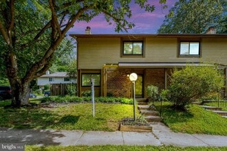 Building Photo - 10676 Myrtle Oak Ct